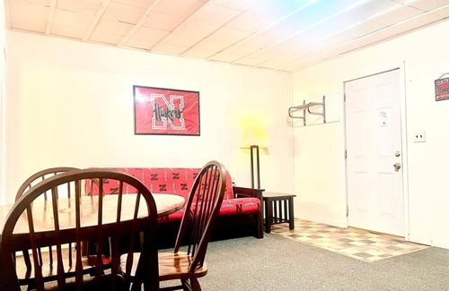 Laurel Hotel | Big Red motel
