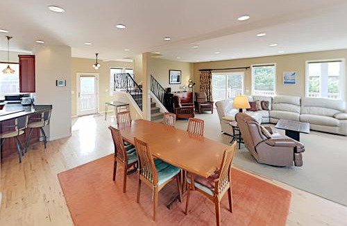 Neskowin House | Big Retreat
