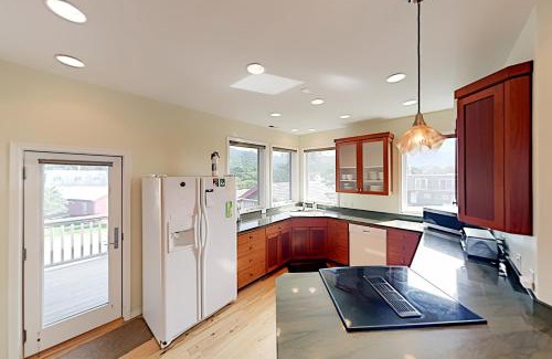 Neskowin House | Big Retreat