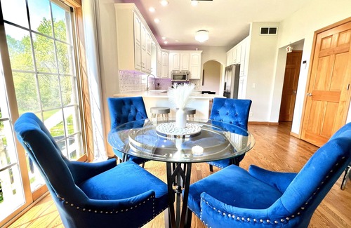 St. John House | Big secluded house close to Chicago and Lake Michigan,