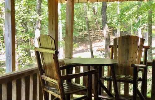 Revelo Cabin | Big South Fork! Peaceful, Relaxing, On the Trails…Six Decks ~ Nature’s Paradise!
