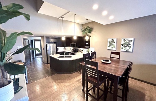 Scotch Creek Condo | Bigfoot's Beach Retreat - Shuswap Vacation & Sledding Destination