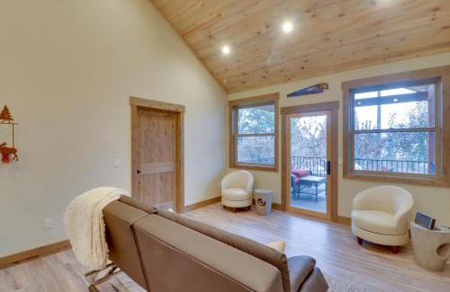 Woods Bay House | Bigfork Cottage with Lake Views 5 Mi to Downtown