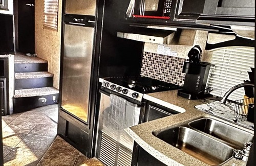 Manning RV Rental | Bighorn on the Lake