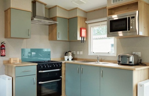 Great Houghton House | Billing Aquadrome Silver 3 Bed, Pet Friendly Caravan SF17