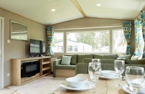 Great Houghton House | Billing Aquadrome Silver 3 Bed, Pet Friendly Caravan SF17