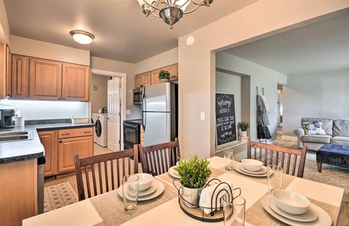 Billings House | Billings Abode w/Grill: Walk to Park & Shops