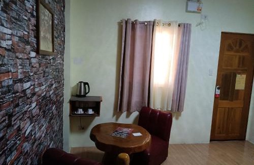 Binalonan Bed & Breakfast | Binalonan Transient/GUESTHOUSE (PENSION GLAYDIE)