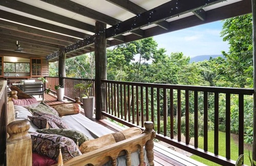 Brinsmead House | Bindi Treehouse - Secluded Rainforest Pet Friendly Retreat in a Stunning Treehouse