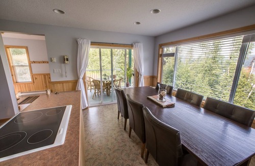 Horsefly Cottage | Birch Haven - A Luxury Lakefront Cottage On Pristine Horsefly Lake, with Wifi