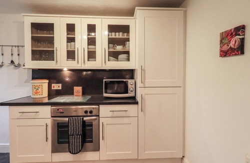 Ambleside Cottage | BIRCHCROFT, pet friendly, character holiday cottage in Ambleside