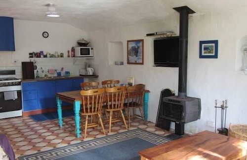 Forest Grove Cottage | Birchfield Farmstay Chalet