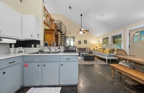 Prairie Lea Other | Bird House Countryside Pecan Farm 6acre San Marcos