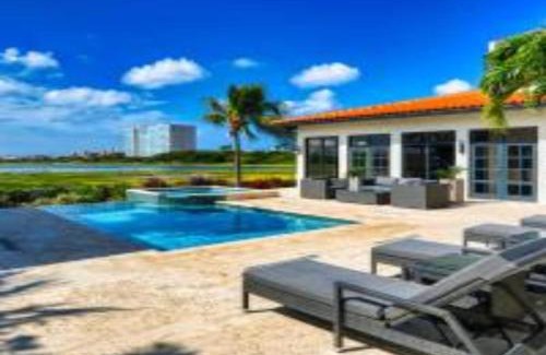 Noord Villa | Bird of Paradise Villa