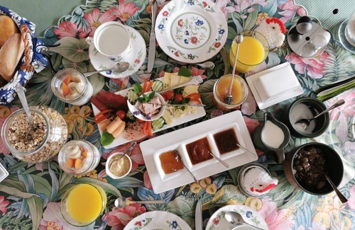 Kempfeld Bed & Breakfast | Birgits Kräuterherberge - double room, shower/toilet on the floor