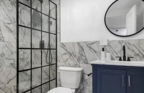 Ocean Hill Apartment | BK Boho- Private backyard, event-friendly