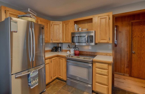 Black Butte Ranch House | Black Butte Ranch Glaze Meadow 006
