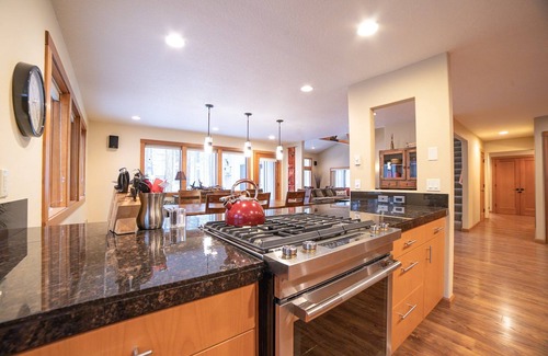 Black Butte Ranch House | Black Butte Ranch Glaze Meadow 223