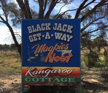Orroroo House | Black Jack Get-A-Way "Magpies Nest"