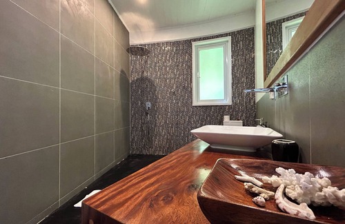 Port Lautour Resort | Black Pearl Resort