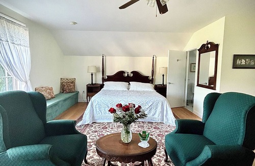 Norfolk Bed & Breakfast | Blackberry River Inn
