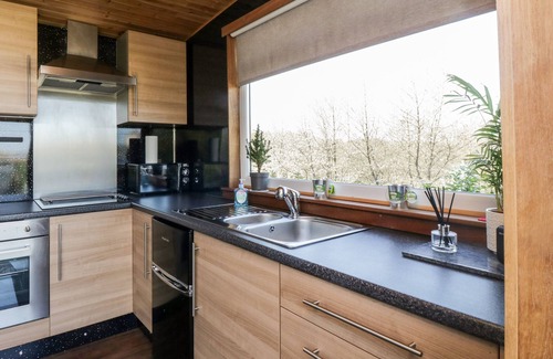 Glenboig Cottage | BLACKBRAE CABIN, romantic, luxury holiday cottage in Coatbridge