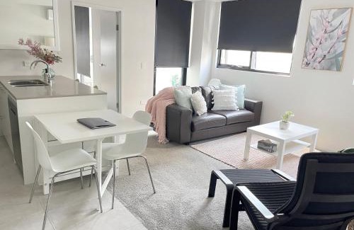 Greenway Apartment | Blackdiamond 504 - Beautiful, modern apartment - 2BdR, 2BthR