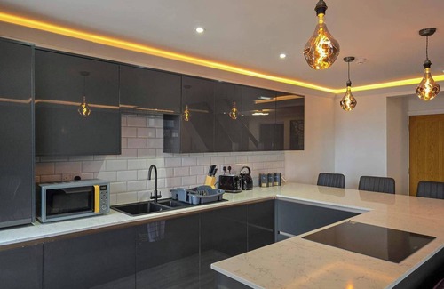 South Shore Apartment | Blackpool Bliss - Spacious 4-Bed Apartment