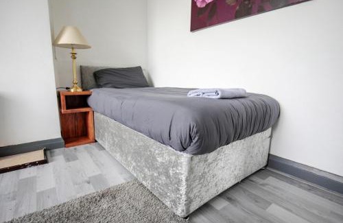 Blackrod House | Blackrod House, Near Bolton, Free Parking, Sleeps 5, Long or Short Stays by NMB Property
