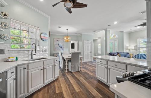 Avalon Beach Estates House | Blanc Bao With Pool And Pickleball