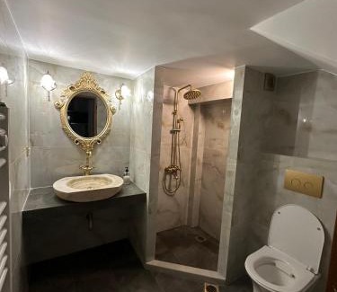 Oraiokastro Apartment | Blessings Apartment with Private Garden and Parking