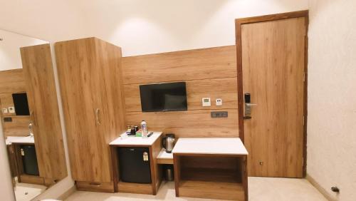 Ranjit Avenue Hotel | Blessings Hotel