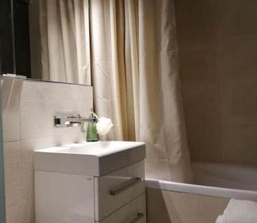 Praga Poludnie Apartment | Blisko Centrum i Saskiej Kępy, klimatyzacja