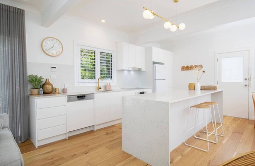 Merewether House | Blissful Merewether Beach Cottage A Coastal Gem