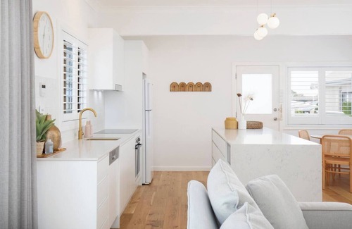 Merewether House | Blissful Merewether Beach Cottage A Coastal Gem