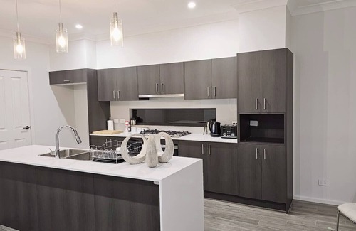 Marsden Park House | Blissful Modern 5 BR Lux Style Family House
