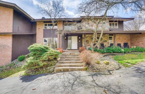 Bloomfield Hills House | Bloomfield Retreat with Pool 6 Mi to Riverside Park