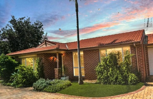 Budgewoi House | BLT 123 - beach lake tavern