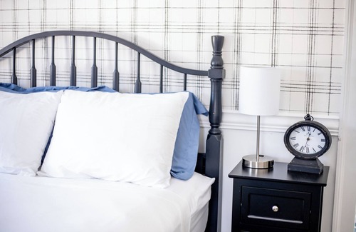 Francestown Hotel | Blue Bear Inn