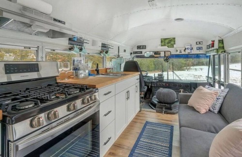 Nelson House | Blue Bird: Family Glamping on School Bus w/ Views!