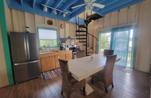 Great Guana Cay Cottage | Blue Coral Landing 4 Bedroom 4 Bath With Dock Guana Cay Abaco Bahamas Free WiFi