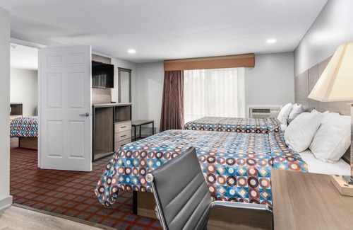 North Eastham Hotel | Blue Dolphin Inn