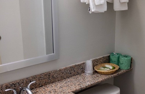 North Eastham Hotel | Blue Dolphin Inn