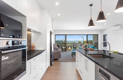 Nukuhau House | Blue Dun Views Taupo