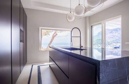 Tiberio Apartment | Blue Essence