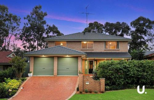 Glenmore Park Villa | Blue Haven Retreat - Glenmore Park Pool Home