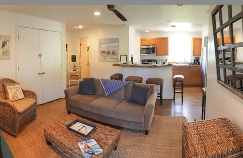 Livingston House | Blue Heron Cottage Cute Lake Front + Kayaks + Stars + Boat Launch & Slip