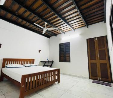 Kothamangalam Resort | Blue Jay Pool Heritage Kerala Resort, Thattekkad