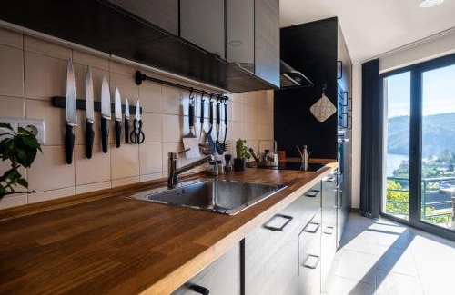 Ferreira do Zezere Villa | Blue Lake House