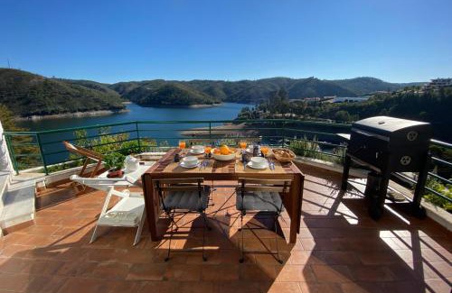 Ferreira do Zezere Villa | Blue Lake House